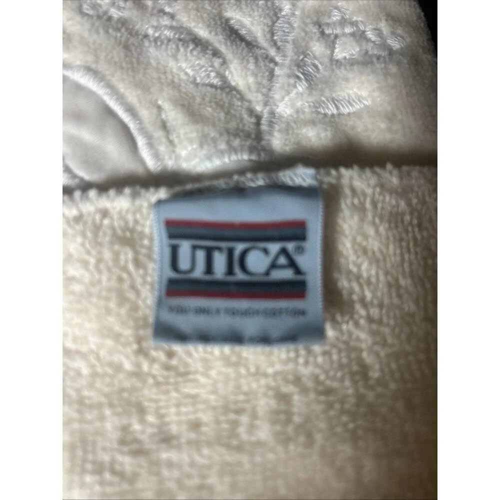 JP Stevens Utica Beige Towel Hand Towel Wash Cloth Butterfly Floral Design Vtg